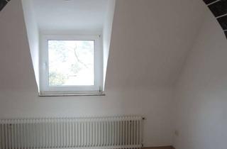Wohnung mieten in 42719 Solingen-Mitte, Schicke 2-Zimmer Dachgeschosswohnung mit Balkon in Solingen-Mitte