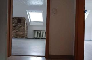 Wohnung mieten in 41516 Grevenbroich, Schöne und gepflegte 2-Raum-DG-Wohnung in ruhiger Wohnlage in Grevenbroich Wevelinghoven