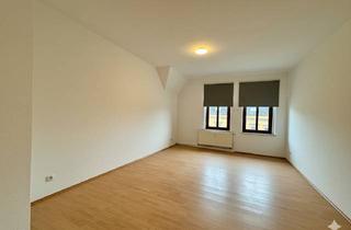 Wohnung mieten in Krügerstraße, 09131 Ebersdorf, Lichtdurchflutete große 3-Raumwohnung mit Einbauküche und Garten