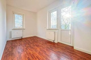 Wohnung mieten in Roßthaler Straße, 01705 Freital, Helle 4-RW mit Terrasse* 1.OG Gäste-WC* Bad mit Fenster & Wanne* Garten* zentrale Lage*