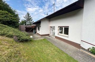 Haus kaufen in 57258 Freudenberg, FREIRAUM4 +++ Charmantes freistehendes EFH mit Garage und Grünfläche in Niederndorf!