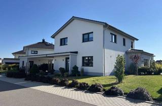 Einfamilienhaus kaufen in 04567 Kitzscher, Modernes Smart-Home-Einfamilienhaus mit Kamin, Wärmepumpe & Garten in Kitzscher (BJ 2019/2020, A+)