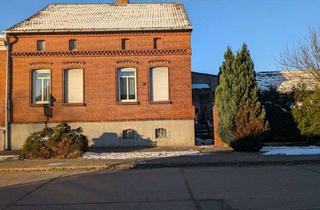Einfamilienhaus kaufen in Tangerhütter Straße, 39517 Birkholz, Einfamilienhaus mit Stallgebäude in Birkholz; 581 m²; Mindestgebot 50.000 €; Einzelheiten s. Exposee