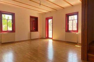 Wohnung kaufen in 72667 Schlaitdorf, Lichtdurchflutete 4-Zimmer Maisonettewohnung mit Sonnenbalkon in Schlaitdorf, 2 Stellplätze