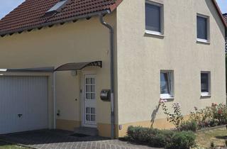 Haus mieten in Freiherren-Von-Friesen-Straße xx, 04571 Rötha, Wohnen in Rötha, Einfamilienhaus, 4 Zimmer, Wannen-Dusch-Bad, Gäste-WC, Garage, Terrasse