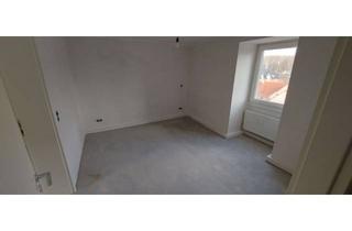 Wohnung mieten in Schmaler Wall, 50769 Worringen, Modernisierte 2-Zimmer Dachgeschosswohnung in Köln-Worringen