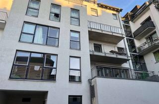 Penthouse mieten in Adalbertsteinweg 67-69, 52070 Aachen, Modernisierte 2-Raum-Penthouse-Wohnung mit Blick auf den Dom