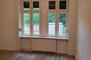 Wohnung mieten in 53773 Hennef, Frisch renovierte 2 Zimmer Erdgeschosswohnung mit Garage ab 15.11.2025 zu vermieten