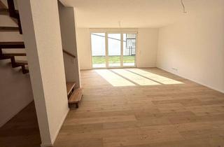 Haus mieten in Pfarrstraße 16b, 76532 Sandweier, Sandweier: Erstbezug - Reihenhaus mit Garten, Terrasse und Stellplatz