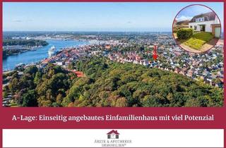 Einfamilienhaus kaufen in 23570 Travemünde, Travemünde - A-Lage: Einseitig angebautes Einfamilienhaus mit viel Potenzial