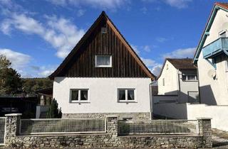 Haus kaufen in 61191 Rosbach, Rosbach - 1-2 Familienhaus mit 8 Zimmern und schönem grossen Garten sowie Garage Stellplätze