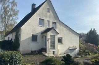 Doppelhaushälfte kaufen in 58507 Lüdenscheid, Lüdenscheid - Sanierungsbedürftige Doppelhaushälfte mit großem Garten und drei Garagen nähe Vogelberg bzw. Worth?