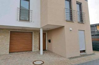 Haus kaufen in 93142 Maxhütte-Haidhof, Maxhütte-Haidhof - Provisionsfrei: Hochwertiges Reiheneckhaus