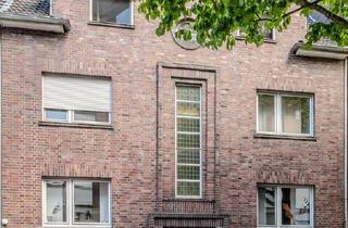 Einfamilienhaus kaufen in 41236 Mönchengladbach, Mönchengladbach - Provisionsfrei & saniert: Familienhaus mit Einliegerwohnung in MG
