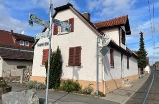Haus kaufen in 64342 Seeheim-Jugenheim, Seeheim-Jugenheim - Charmantes Sanierungsbedürftiges kleines Eckhaus