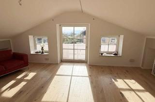 Wohnung kaufen in 83373 Taching, Helle 2,5 Zimmer Dachgeschoss-Ferienwohnung in Seenähe in Taching