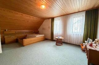 Wohnung kaufen in 96465 Neustadt, Eigentumswohnung mit separaten Grundstück und Ausbaupotenzial