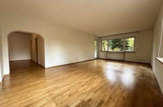 Wohnung kaufen in 61476 Kronberg, Lichtdurchflutete 3-Zimmer-Wohnung mit guter Aufteilung und Südbalkon in Kronberg-Schönberg!