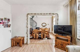 Wohnung kaufen in 24534 Innenstadt, Vermietete 5-Zimmer-Maisonette-Wohnung in zentraler Lage von Neumünster als Kapitalanlage