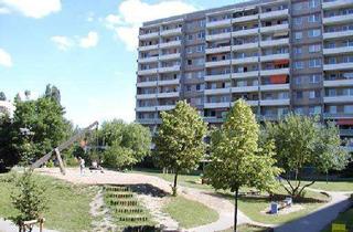 Wohnung mieten in Dr.-Gustav-Nachtigal-Straße, 39576 Stendal, Top sanierte 4 Raumwohnung ebenerdig begehbar