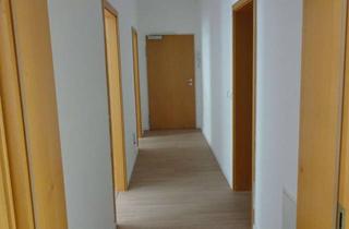 Wohnung mieten in Stadtring 15, 99610 Sömmerda, Schöne 3-Zimmer-Wohnung in beliebter Lage mit Balkon und neuem Fußbodenbelag!