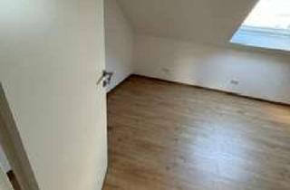 Wohnung mieten in Peter-Altmeier-Ring 14, 76726 Germersheim, Gemütliche, neu renovierte Dachgeschosswohnung – ideal für Singles oder Paare