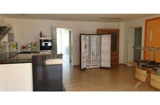 Wohnung mieten in 70806 Kornwestheim, Großzügige 4-Zimmer-Wohnung mit Balkon, EBK und 2 TG-Stellplätzen in Kornwestheim