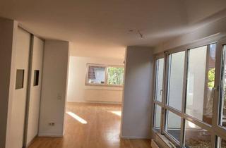 Wohnung mieten in Am Schloß 1/1, 71686 Remseck am Neckar, Helle, neu renovierte 2,5 Zimmer Wohnung