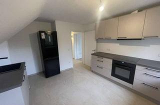 Wohnung mieten in 75228 Ispringen, Hochwertig renovierte 2,5-Zimmer-Wohnung mit großer Loggia, Einbauküche und Toplage in Ispringen