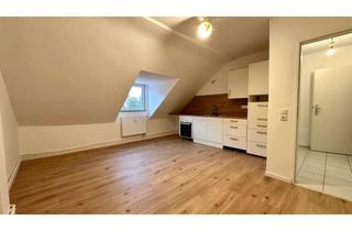 Wohnung mieten in 24143 Gaarden-Ost, Helle 2-Zimmer-Dachgeschosswohnung mit Einbauküche - frisch renoviert