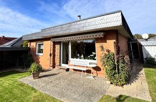Haus kaufen in 32120 Hiddenhausen, Top-gepflegter Flachdach-Bungalow mit Keller Garage & Kamin