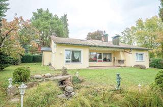 Haus kaufen in 71111 Waldenbuch, *Großer Bungalow, 162 m² Wfl., Garten, 1100m² Grdstk., Doppel- und Einzelgarage in Waldenbuch*