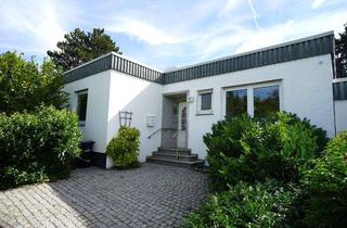 Einfamilienhaus kaufen in 51375 Schlebusch, Einseitig angebautes Einfamilienhaus (Bungalow) mit Garage in Leverkusen-Schlebusch!