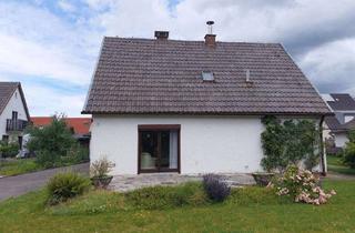 Haus kaufen in 82515 Wolfratshausen, Renovieren oder Neubau - Grundstück mit Altbestand in Geretsried