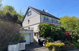 Einfamilienhaus kaufen in 58762 Altena, Geräumiges Einfamilienhaus mit Einliegerwohnung und Blick ins Grüne