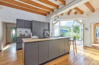 Haus kaufen in 52134 Herzogenrath, Hinter der Fassade steckt mehr als Sie denken - Großes Wohnhaus für Ihre Familie in Kohlscheid!