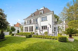 Villa kaufen in 84503 Altötting, Außergewöhnliche Stadtvilla mit 3 WE & traumhaftem Garten