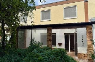 Reihenhaus kaufen in 12207 Lichterfelde, Lichterfelde: Renovierungsbedürftiges Reihenhaus in verkehrsberuhigter Grünlage und S-Bahn-Nähe