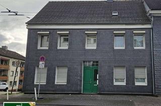 Haus kaufen in 42655 Solingen-Mitte, Viel Platz für die große Familie! Zweifamilienhaus mit großem Grundstück (Bauland) in zentraler Lage