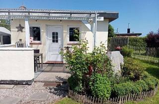 Haus kaufen in 23777 Heringsdorf, OSTSEE-KAUF/Bungalow Nähe Heiligenhafen / nur ca. 8 Gehmin. zum Strand, inkl. Wohnwagen