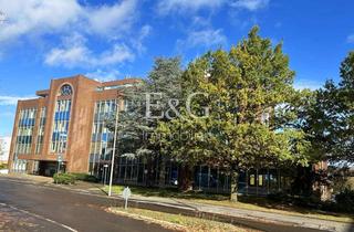 Büro zu mieten in Kolumbusstraße, 71063 Sindelfingen, Markantes Bürogebäude mit großer Parkanlage