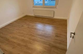 Wohnung kaufen in 42799 Leichlingen, ***Provisionsfrei*** - Stilvoll renovierte Erdgeschosswohnung mit Balkon und Garage in Leichlingen