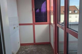 Wohnung kaufen in Munastr. 10 a, 83301 Traunreut, Helle 3-Zimmer Wohnung im 2. OG mit Aufzug in Traunreut