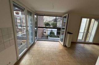 Wohnung mieten in Flurstraße, 47057 Neudorf-Nord, Gepflegte 2-Zimmer Wohnung im 2. OG mit Aufzug in Duisburg-Neudorf-Nord