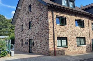 Wohnung mieten in Weierstr. 15, 52249 Eschweiler, Gepflegte DG-Wohnung mit drei Zimmern und EBK in Eschweiler-Bergrath