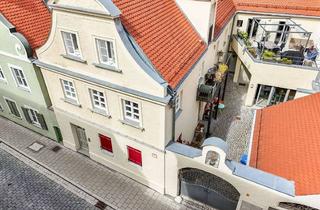 Bauernhaus kaufen in 85049 Ingolstadt, Liebevoll saniertes Denkmalobjekt - Stadtbauernhof mit 4-Wohnungen in der Innenstadt
