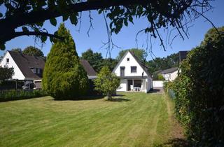 Haus kaufen in 22869 Schenefeld, KAUFPREISREDUZIERUNG! Vielseitiges Zweifamilienhaus mit drei Wohneinheiten und weitläufigem Garten