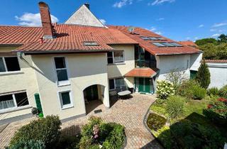 Haus kaufen in 35510 Butzbach, ***Ehemalige Hofreite mit zwei Wohnhäuser, Innenhof, Carport, Garage & Nebengebäude ***