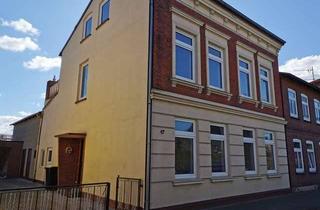 Haus kaufen in 25355 Barmstedt, Charakteristisches Stadthaus auf großem Grundstück + Garage