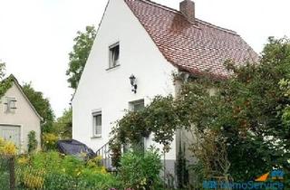 Einfamilienhaus kaufen in 90574 Roßtal, Für begabte Handwerker: Einfamilienhaus mit wunderschönem Grundstück in ruhiger Lage von Roßtal!